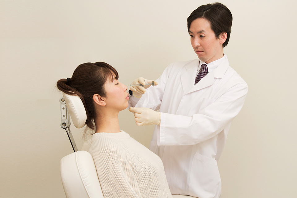 日本形成外科学会専門医の院長自らが行う確かな注入治療
